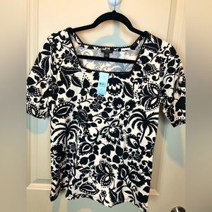 Beautiful womens Ann Taylor square neckline paisley top size small
